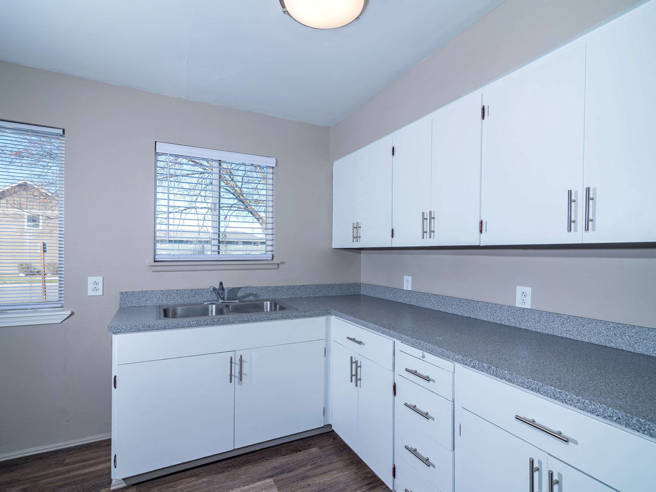 The Den - Photo 3 of 13