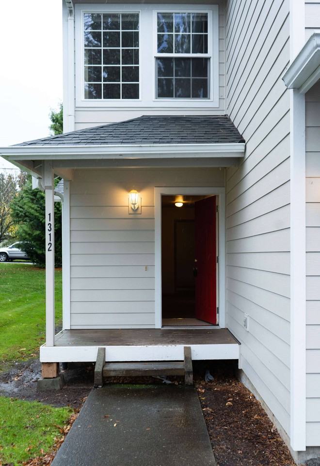 Adrik Place Townhomes Apartments 1312 22nd St, Bellingham, WA 98225