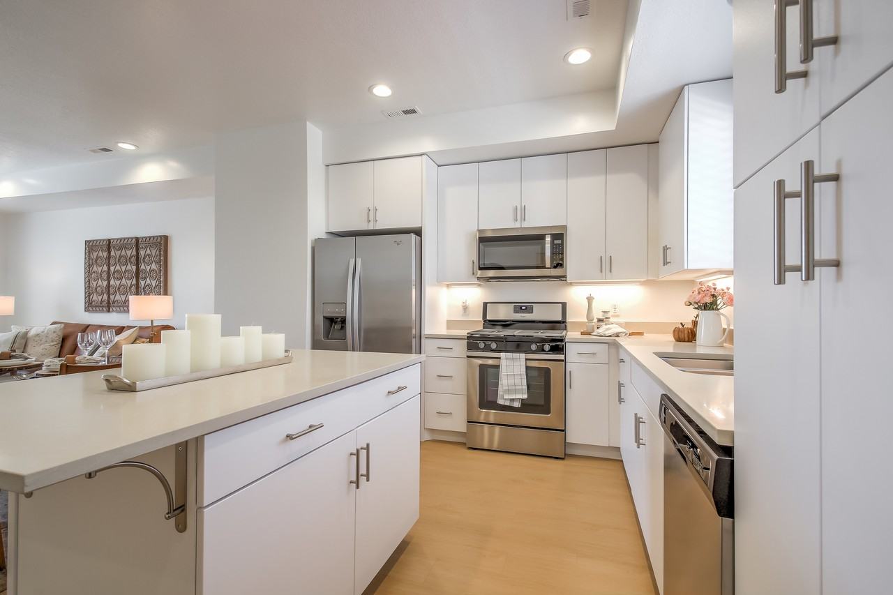 Moda Highland Park - Photo 7 of 42