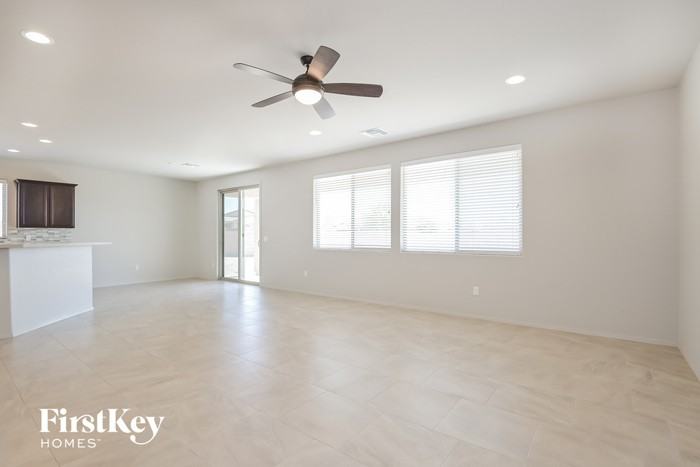 9662 S Via Bandera - Photo 3 of 15