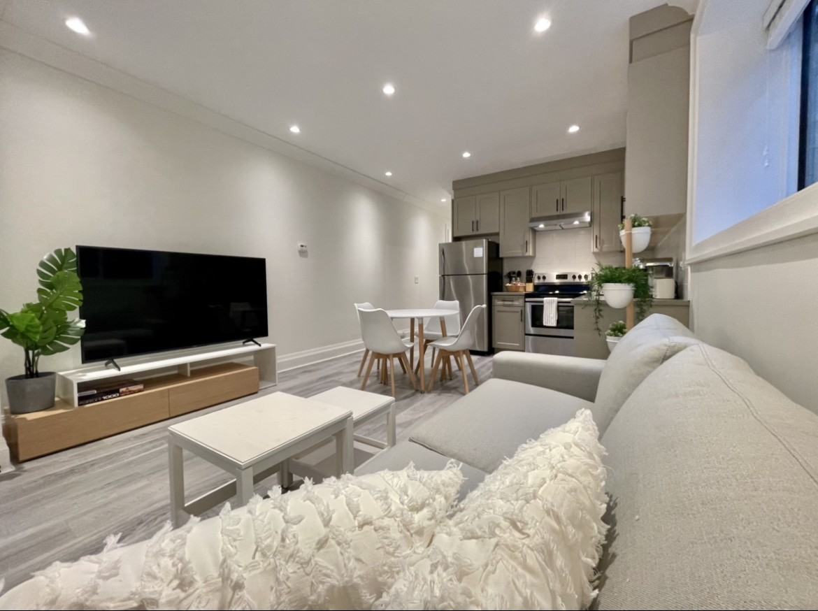 16686 31 Ave - Photo 2 of 13