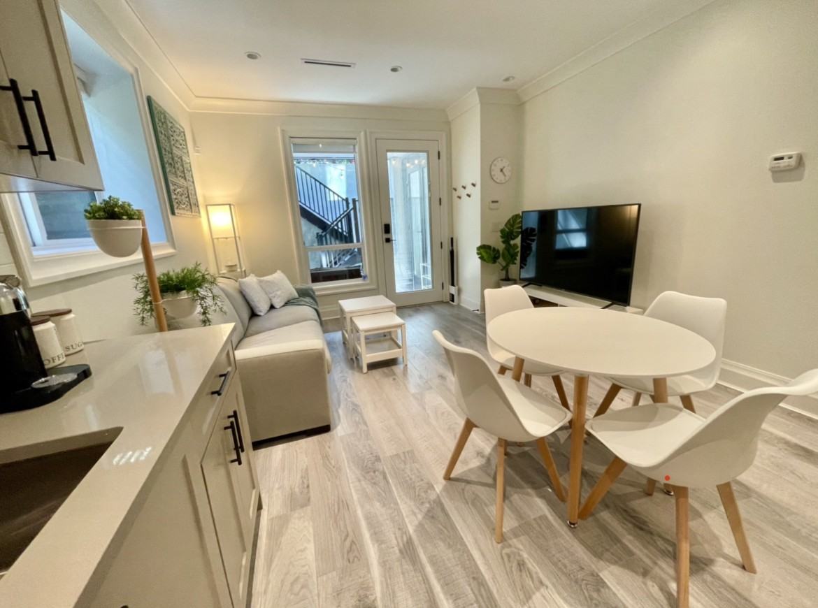 16686 31 Ave - Photo 3 of 13