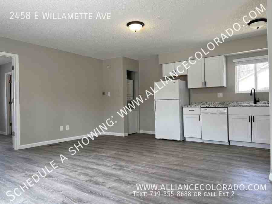 2458 E Willamette Ave - Photo 2 of 35