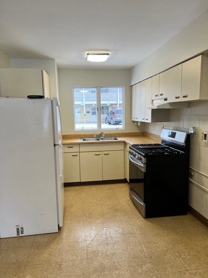 1627 E 29th St #1627 - Photo 3 of 9