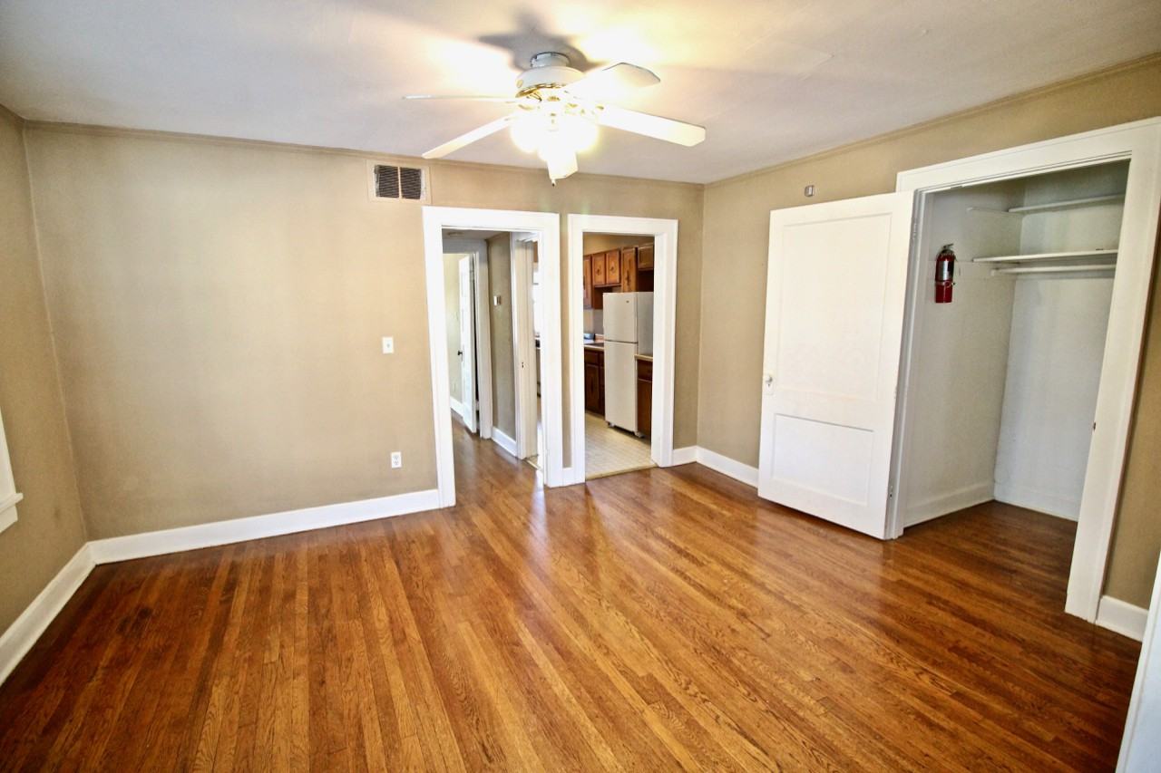5127 Wyandotte St - Photo 2 of 18
