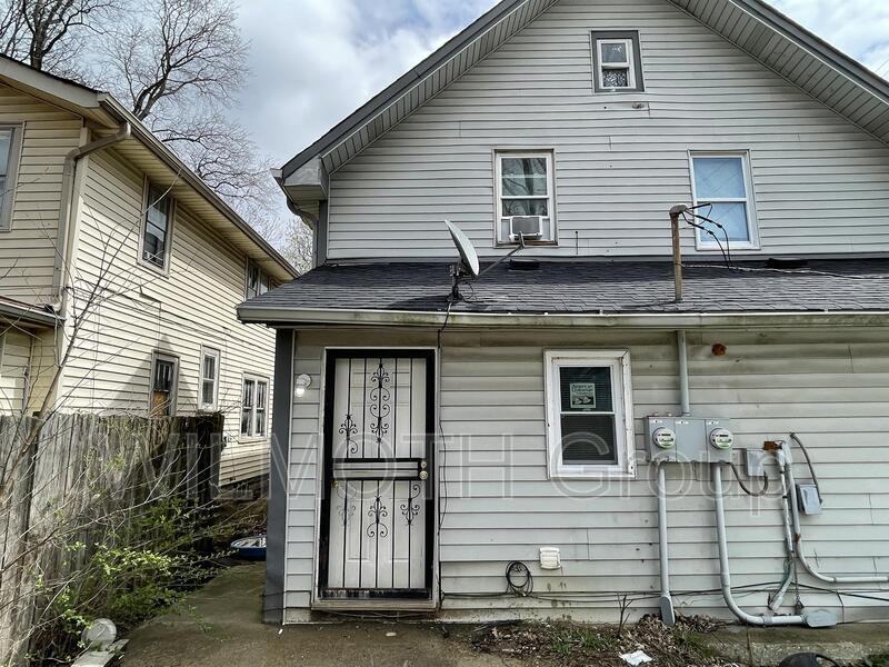 Dearborn St - Photo 2 of 10