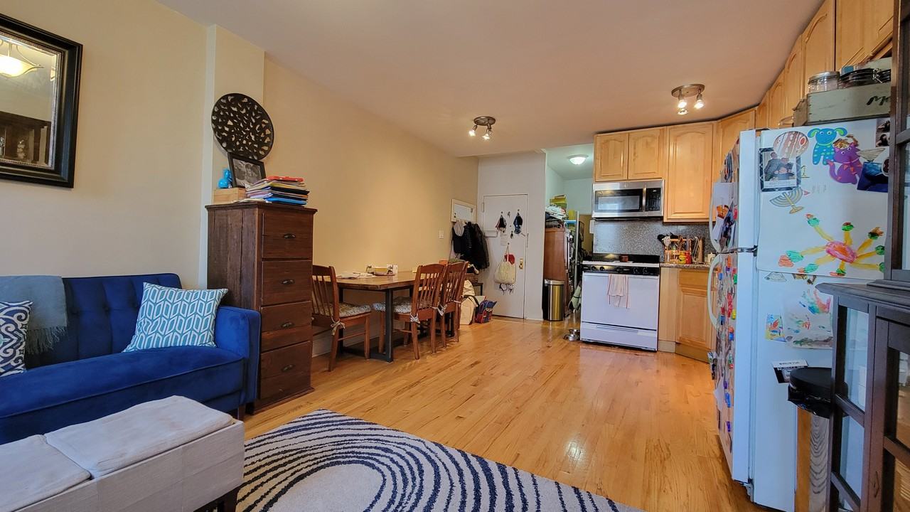355 12th Street #2A - Photo 5 of 18