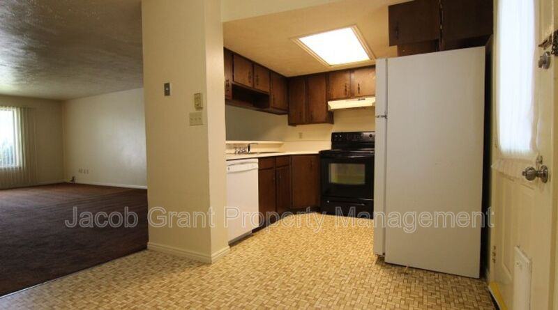 725 Whittier St - Photo 5 of 9