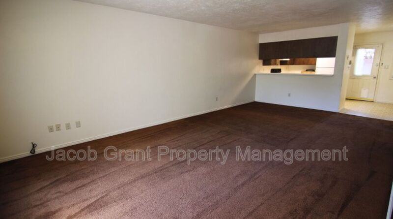 725 Whittier St - Photo 4 of 9