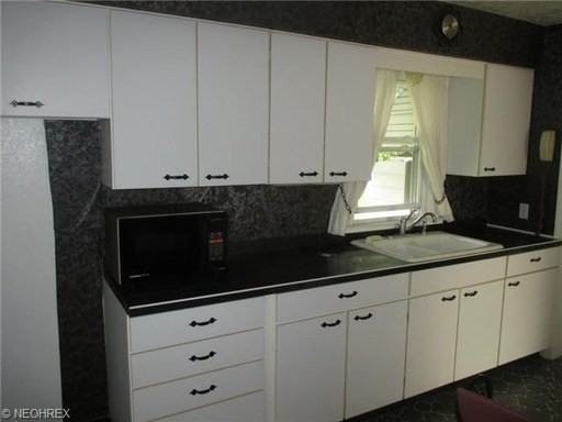 5407 Summit Rd - Photo 2 of 4