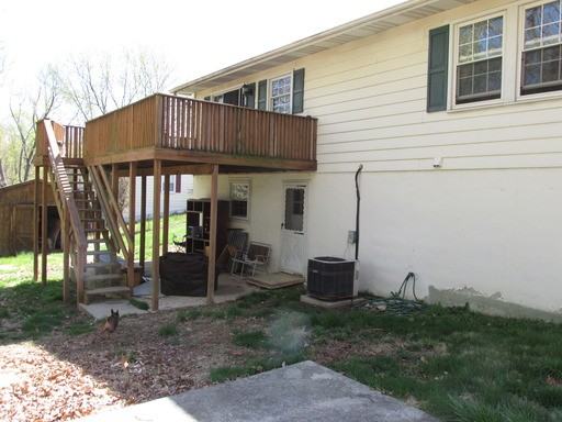 2126 Boxwood Cir - Photo 3 of 11