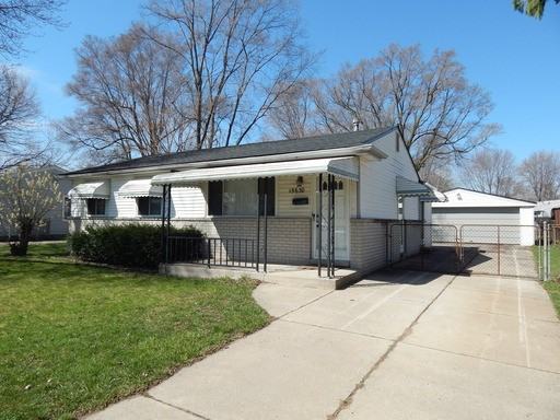 15630 Harrison St - Photo 2 of 24