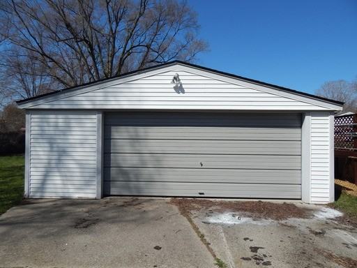 15630 Harrison St - Photo 3 of 24