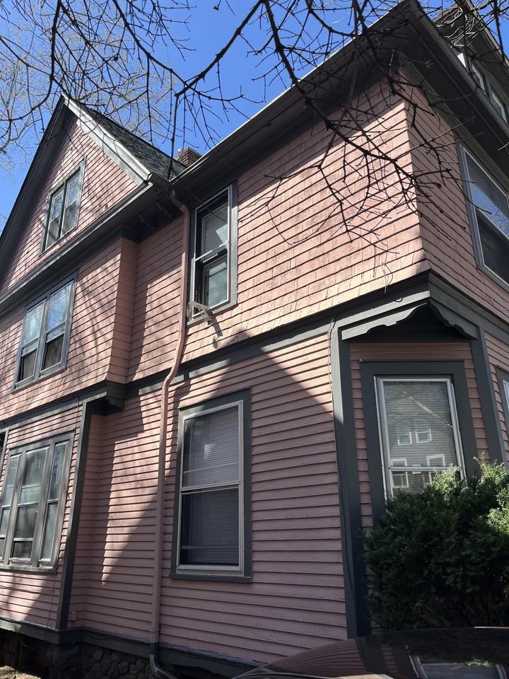 332 E Jefferson St #3 - Photo 2 of 2