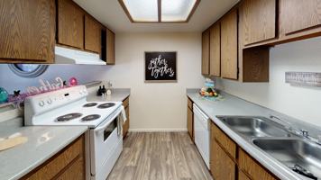 featured image of 4225 E University Dr