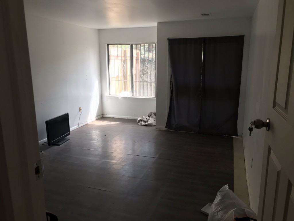 375 Mosel Avenue 1F - Photo 2 of 8