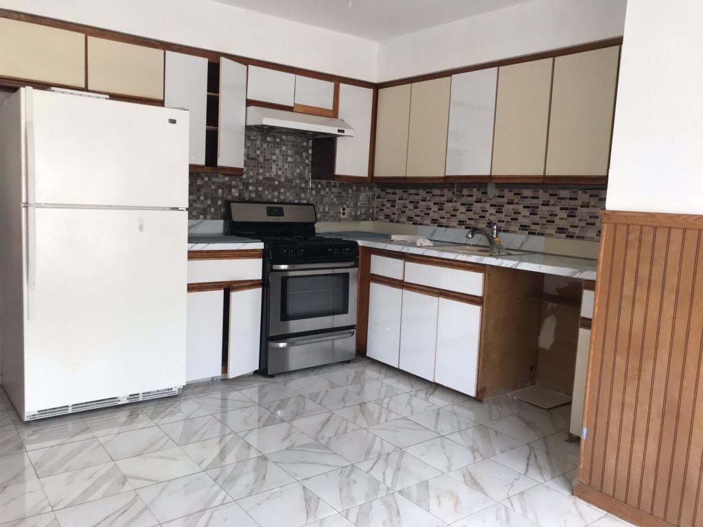 375 Mosel Avenue 1F - Photo 3 of 8