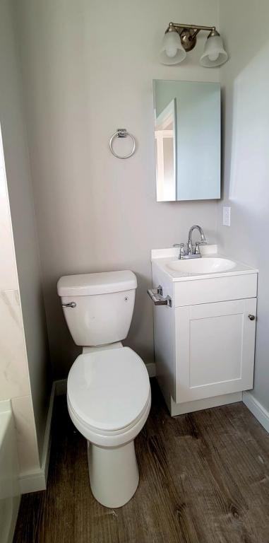 75 Campbell St - Photo 4 of 7