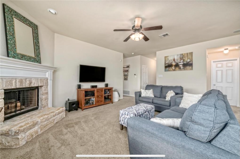 6704 Crystal Ct - Photo 3 of 11