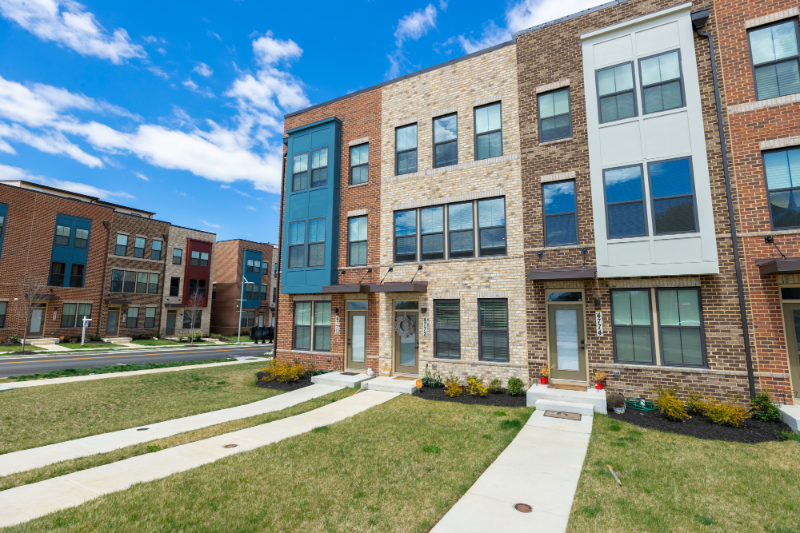 4772 Towne Square Blvd - Photo 2 of 32