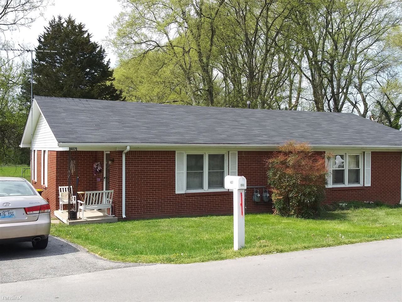 409 N Breathitt St - Photo 3 of 12