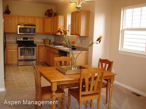 712 Entrada Dr - Photo 3 of 15