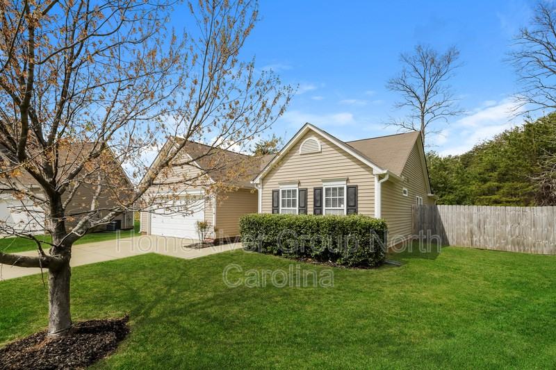 4692 Carlton Ct - Photo 2 of 17