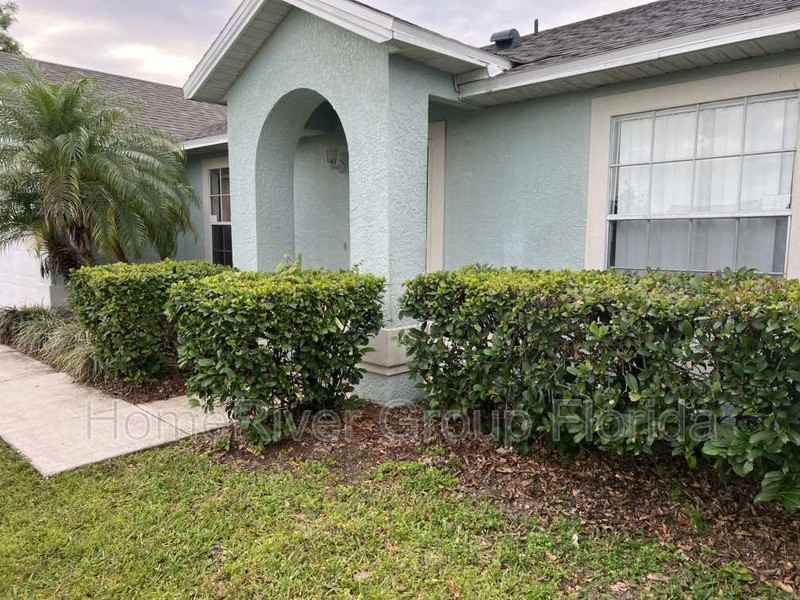 228 Sunset Ct - Photo 2 of 19