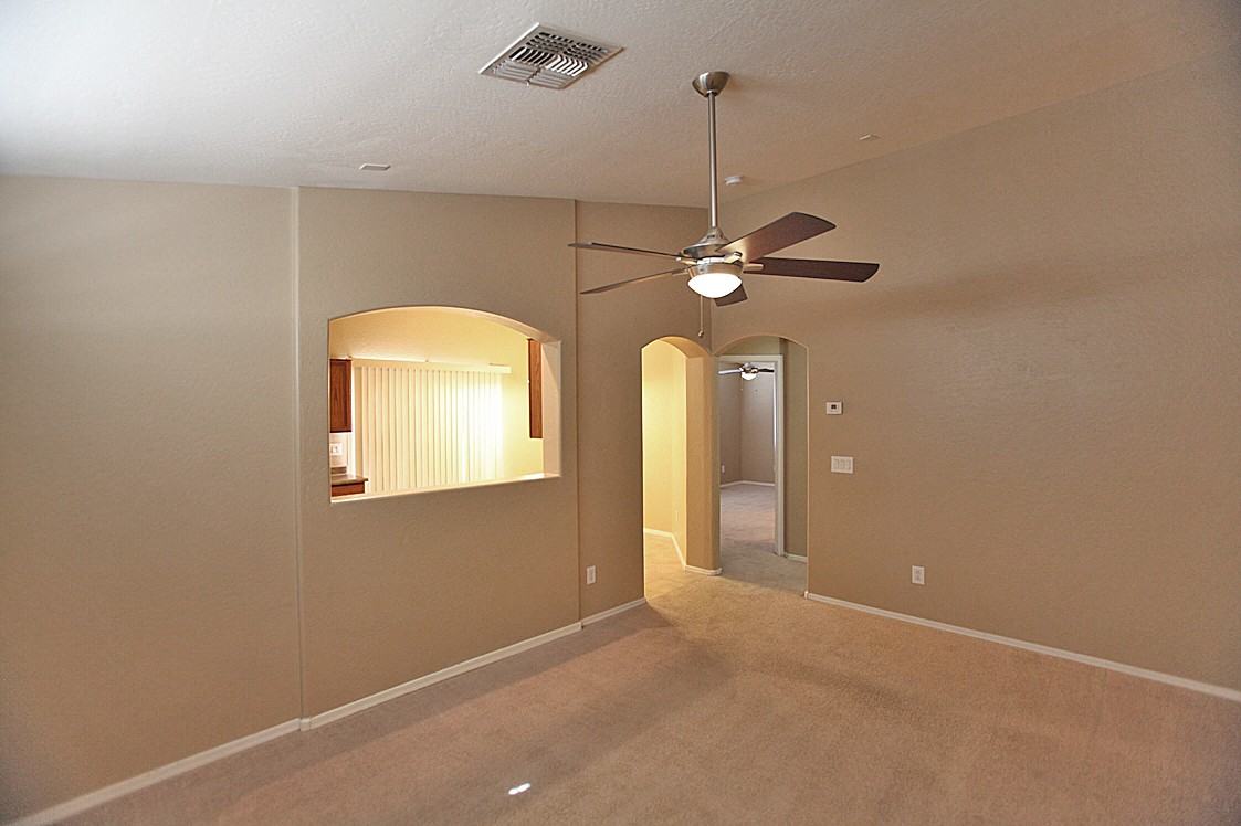 15216 N B Ct - Photo 2 of 18