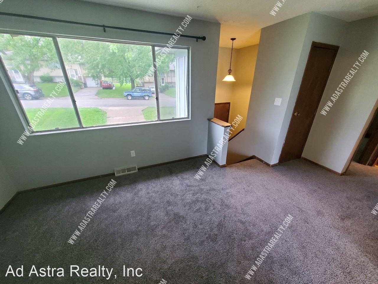 3238 N 84th Ter - Photo 2 of 10