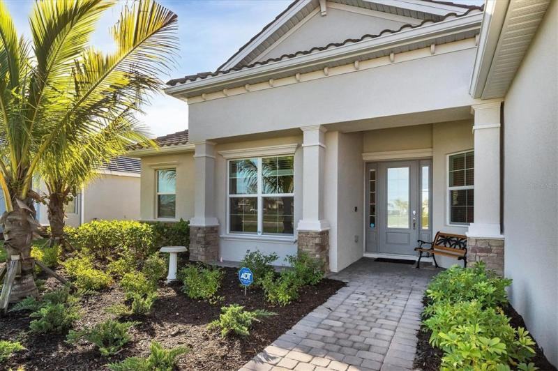 15384 Spanish Point Dr - Photo 2 of 26