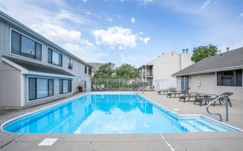 Eddingham Place - Photo 4 of 36