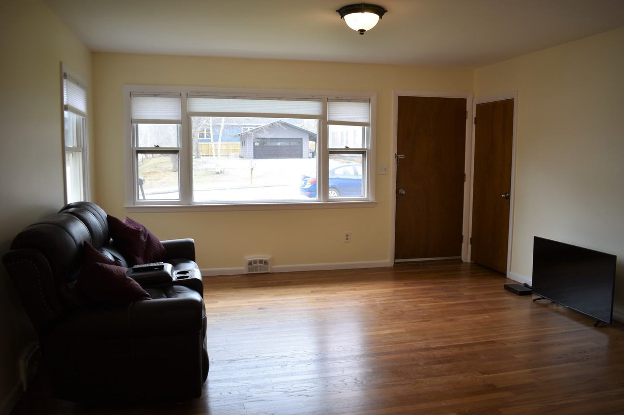 330 Pleasant Street - Photo 3 of 17