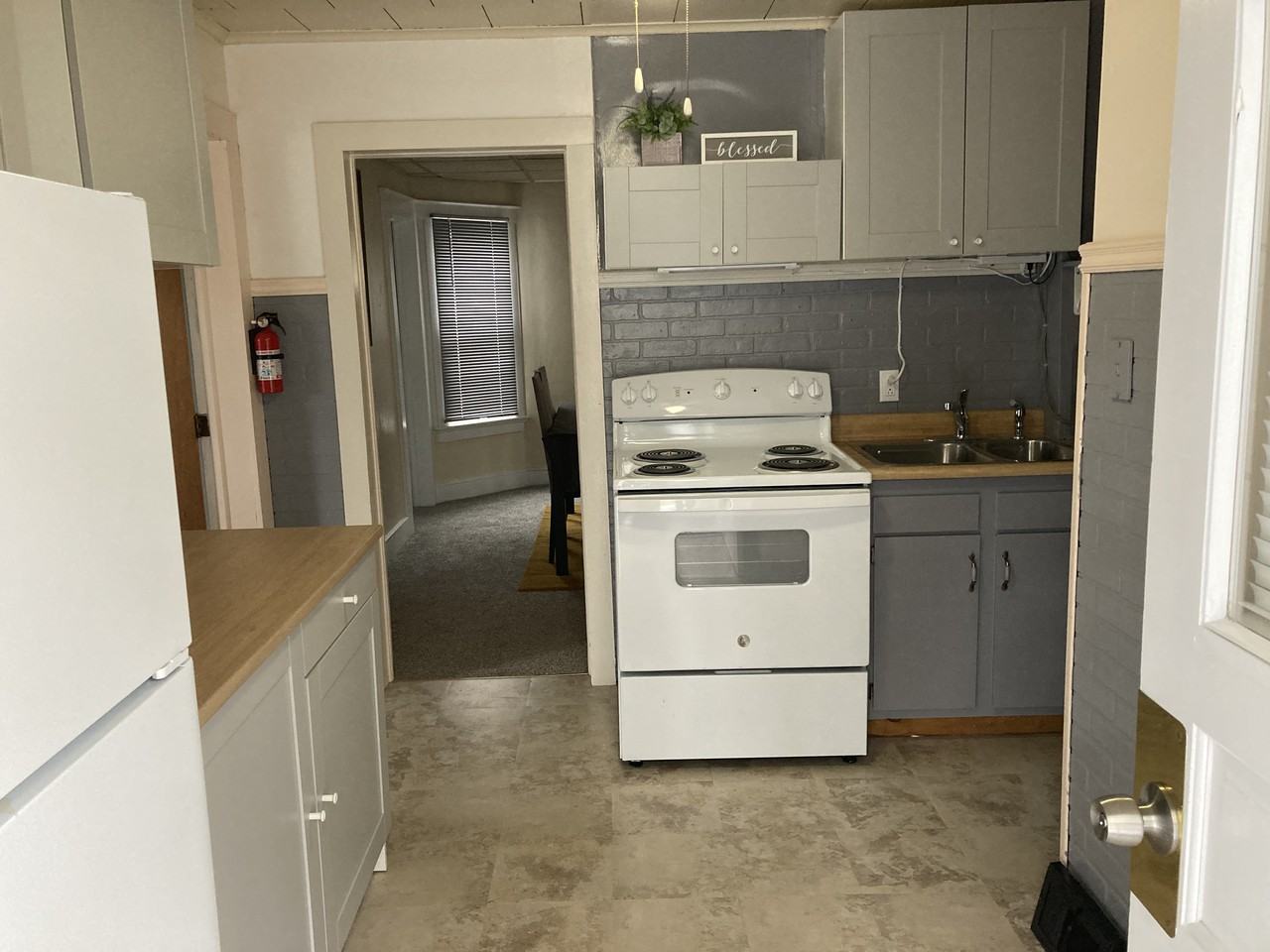 53 Rotary Avenue - Photo 3 of 12