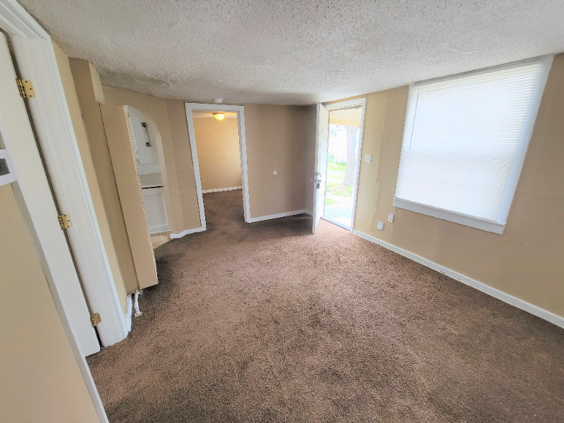 334 N Bebe St - Photo 3 of 20