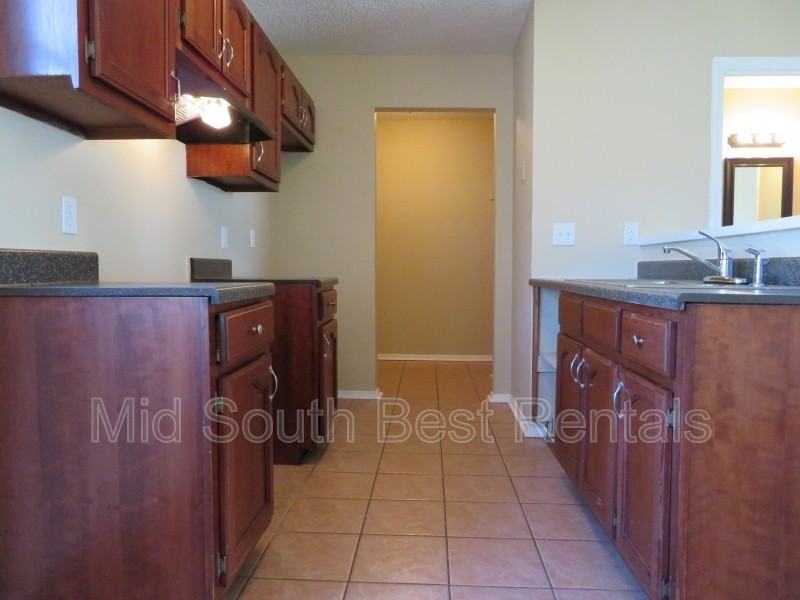 2870 Saint Elmo Ave - Photo 6 of 15