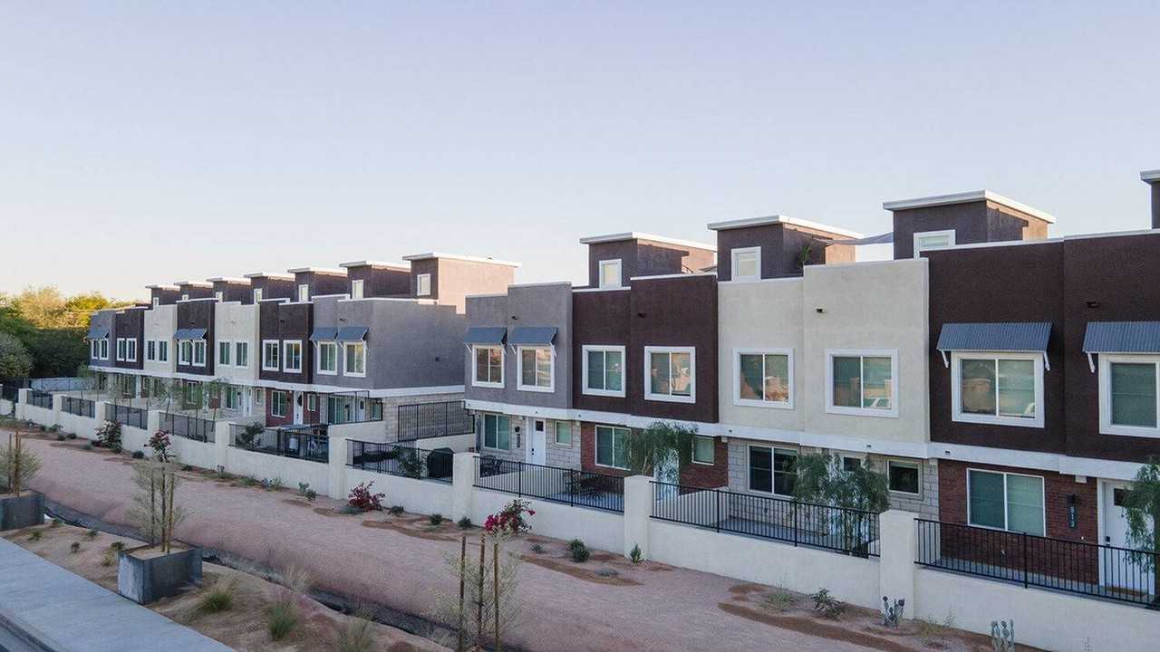 Lofts on 8th | Student Housing - Photo 3 of 36