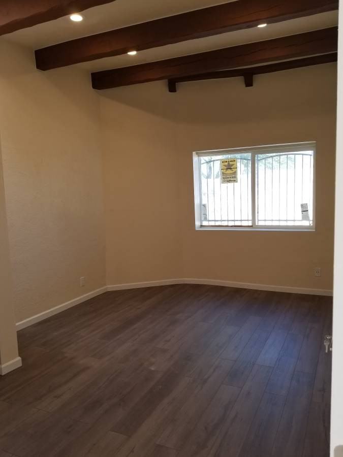 1827 East 9th Street #II - Photo 5 of 14