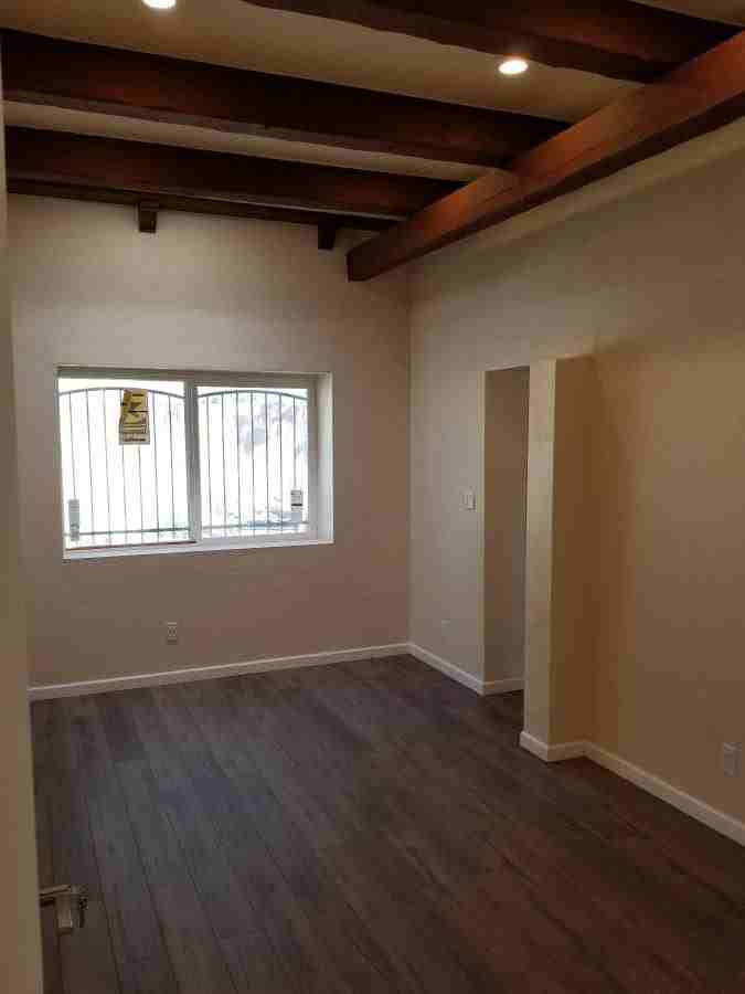 1827 East 9th Street #II - Photo 4 of 14