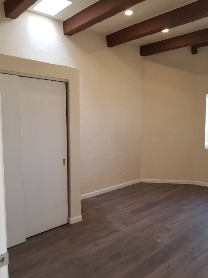 1827 East 9th Street #II - Photo 6 of 14