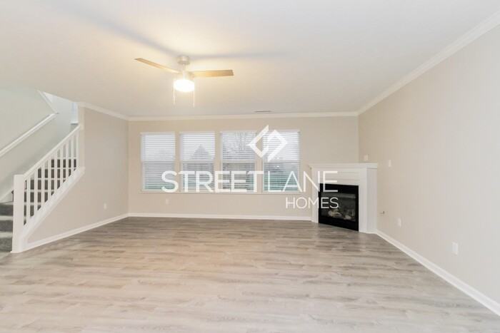 5074 Haywood Ln - Photo 3 of 15