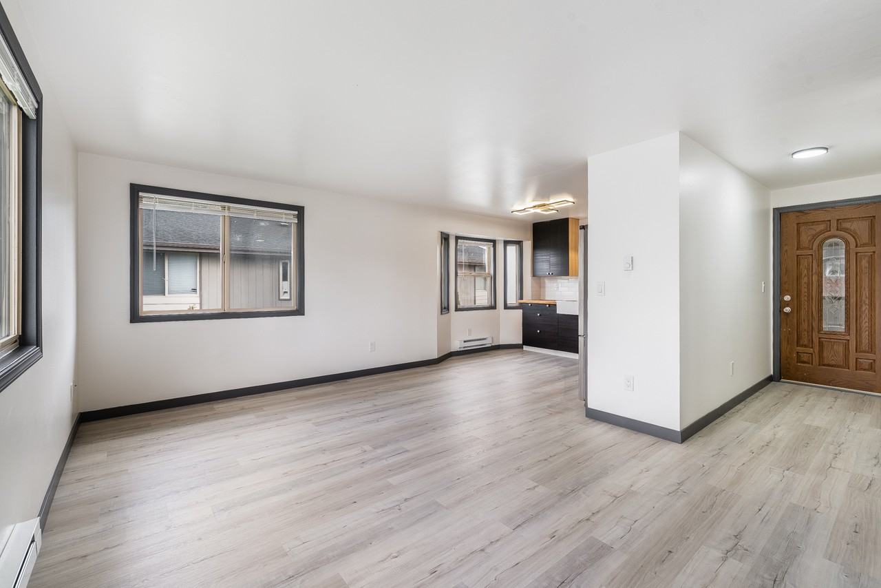 3317 S Asotin St #2 - Photo 3 of 20