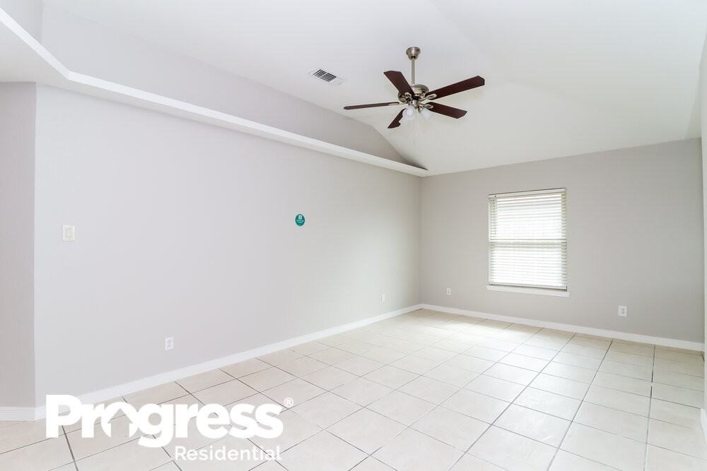 1312 Nelson Pl - Photo 3 of 16