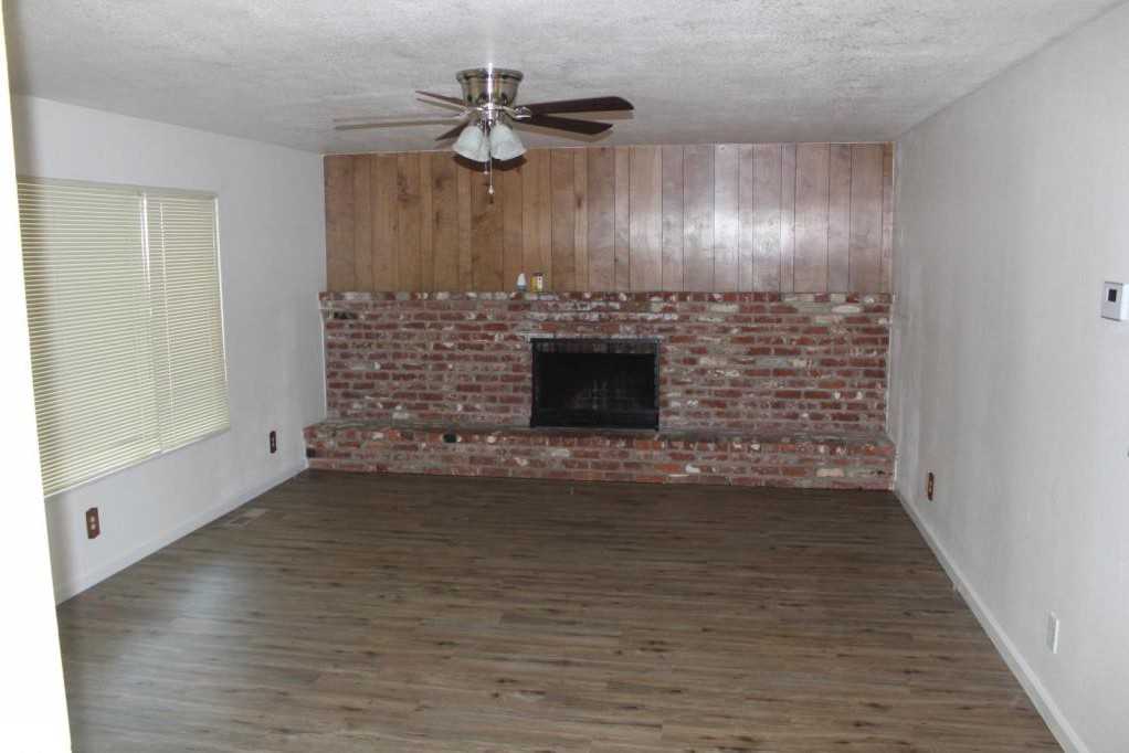 455 Vassar Ave - Photo 7 of 19