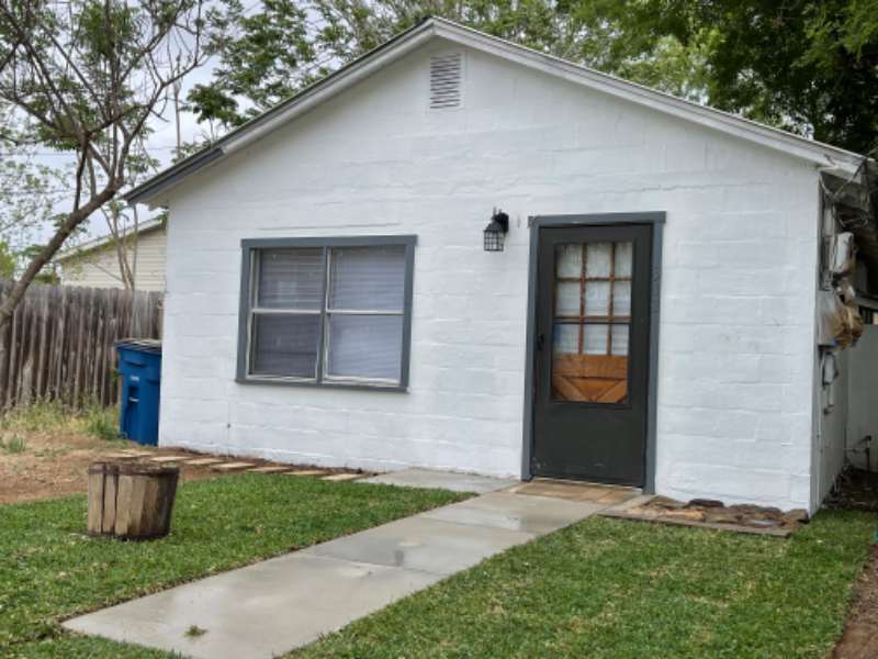 312 N Bright Dr - Photo 2 of 10