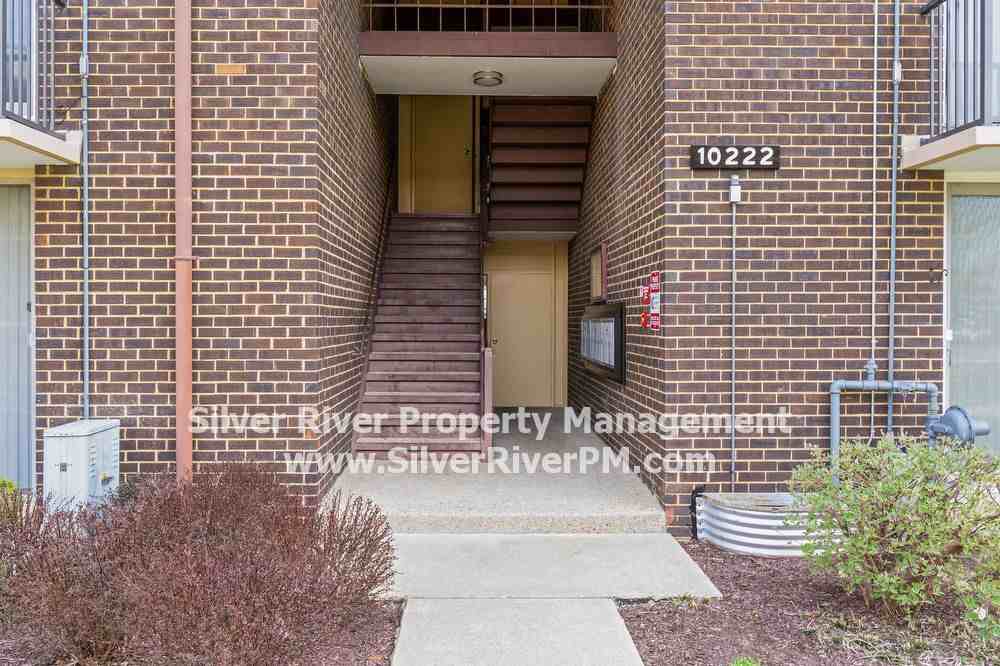 10222 Prince Pl - Photo 3 of 31