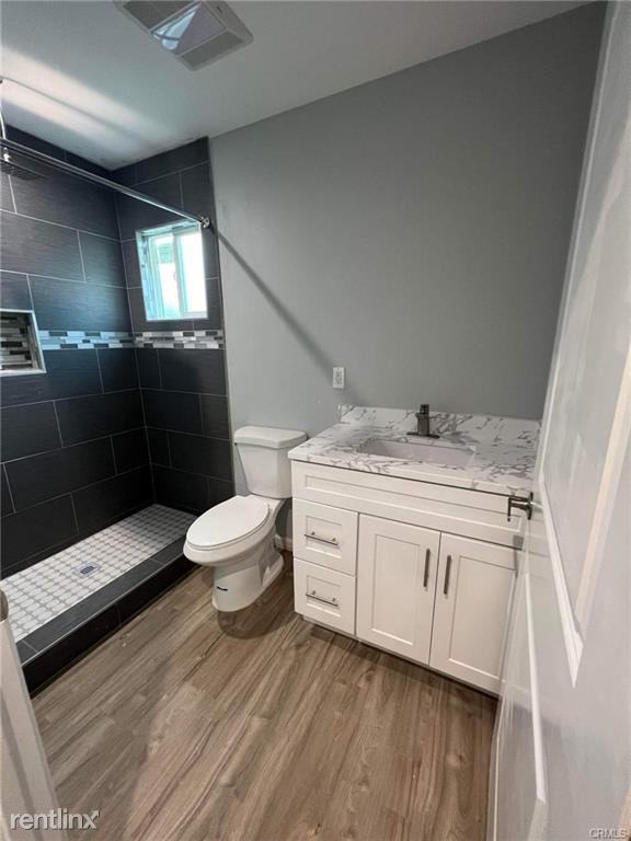 805 1/2 S Ross St - Photo 3 of 11