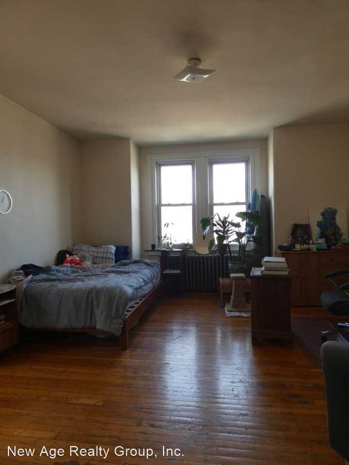 4326 Pine St - Photo 2 of 7