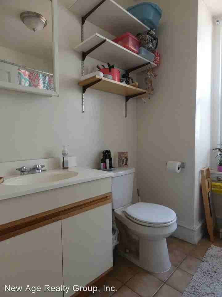 4326 Pine St - Photo 3 of 7