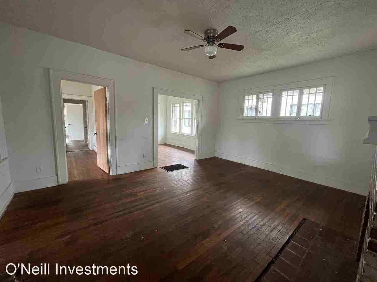 1101 Parker St - Photo 2 of 11